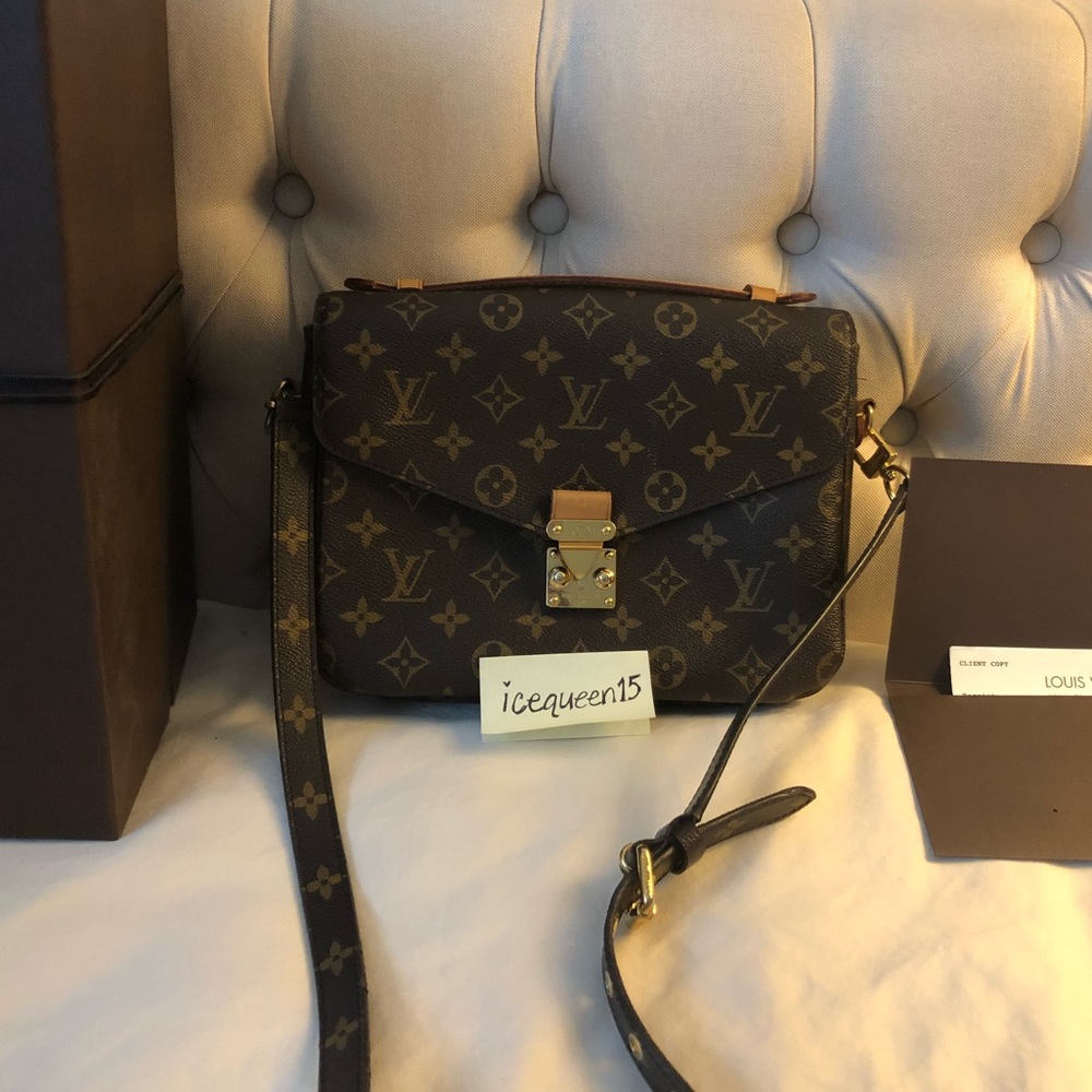 **SOLD**Louis Vuitton Pochette Metis